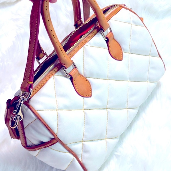 DOONEY & BOURKE Like NEW 💃🏻 Elegant White Quilted Handbag with Tan Accents - Picture 8 of 9